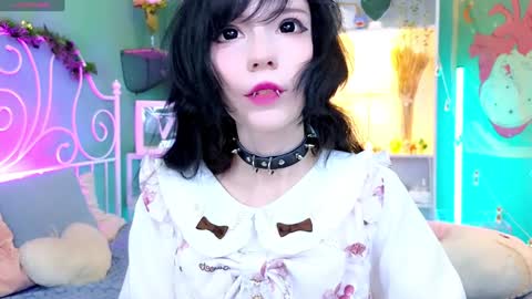 Snapshot of draculaura_ chatting on 12.27.24 Draculaura online show from 12.27.24