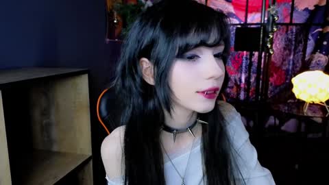 Snapshot of draculaura_ chatting on 01.09.25 Draculaura online show from 01.09.25