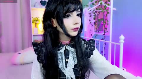 Snapshot of draculaura_ chatting on 01.19.25 Draculaura online show from 01.19.25