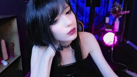 Snapshot of draculaura_ chatting on 01.30.25 Draculaura online show from 01.30.25