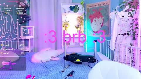 Snapshot of draculaura_ chatting on 02.01.25 Draculaura online show from 02.01.25