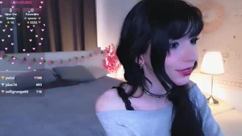 Snapshot of draculaura_ chatting on 02.16.25 Draculaura online show from 02.16.25