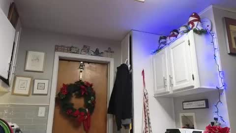 Snapshot of dragomoon70 chatting on 02.14.26 dragomoon70 online show from 02.14.26