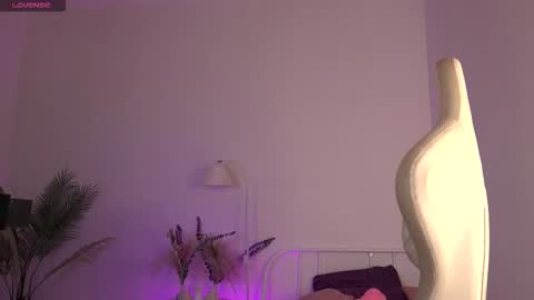 Snapshot of dragon_ink chatting on 09.16.25 Lisbeth Salander online show from 09.16.25