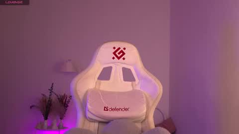 Snapshot of dragon_ink chatting on 09.30.25 Lisbeth Salander online show from 09.30.25