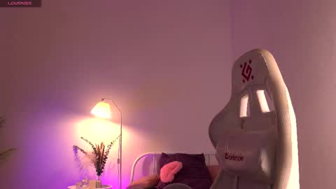 Snapshot of dragon_ink chatting on 10.10.25 Lisbeth Salander online show from 10.10.25