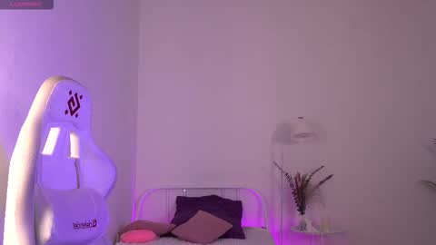 Snapshot of dragon_ink chatting on 10.22.25 Lisbeth Salander online show from 10.22.25