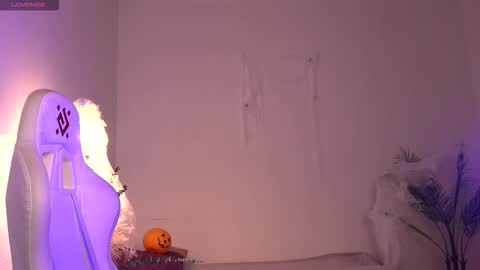 Snapshot of dragon_ink chatting on 11.03.25 Lisbeth Salander online show from 11.03.25