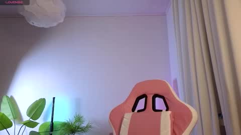 Snapshot of dragon_ink chatting on 11.15.25 Lisbeth Salander online show from 11.15.25