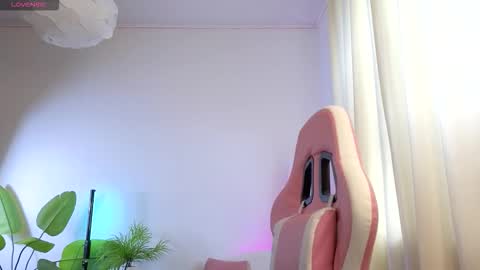 Snapshot of dragon_ink chatting on 11.17.25 Lisbeth Salander online show from 11.17.25