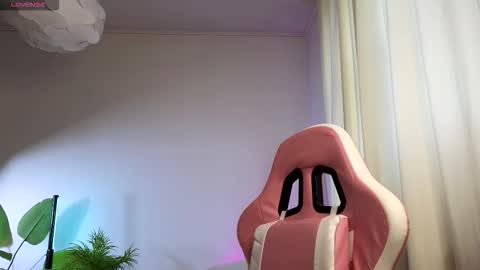 Snapshot of dragon_ink chatting on 11.21.25 Lisbeth Salander online show from 11.21.25