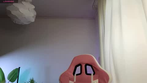 Snapshot of dragon_ink chatting on 11.24.25 Lisbeth Salander online show from 11.24.25