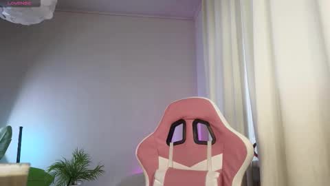 Snapshot of dragon_ink chatting on 12.03.25 Lisbeth Salander online show from 12.03.25