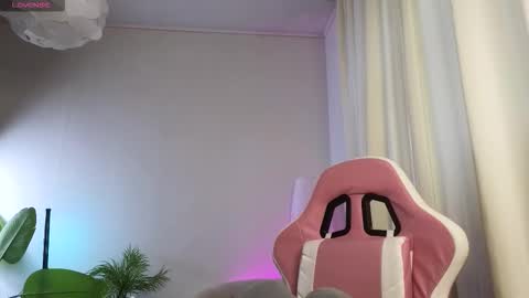 Snapshot of dragon_ink chatting on 12.05.25 Lisbeth Salander online show from 12.05.25