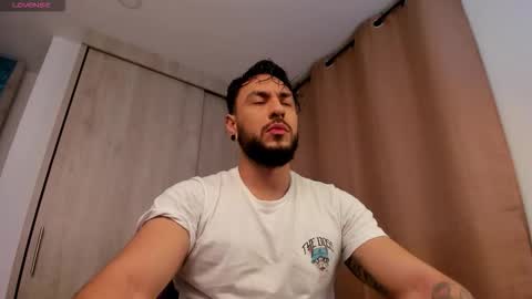 Snapshot of drake_jackson11 chatting on 11.12.25 drake jackson11 online show from 11.12.25