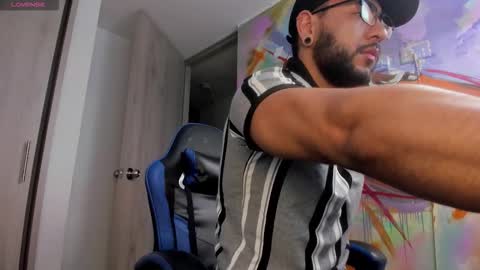 Snapshot of drake_jackson11 chatting on 12.23.25 drake jackson11 online show from 12.23.25