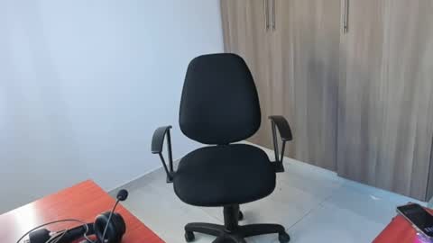 Snapshot of drake_the_kingmaster chatting on 10.06.25 ig kingmaster777 online show from 10.06.25