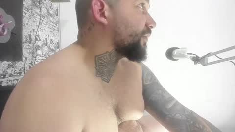 Snapshot of drake_white1 chatting on 12.05.25 drake whitee Independent Model online show from 12.05.25