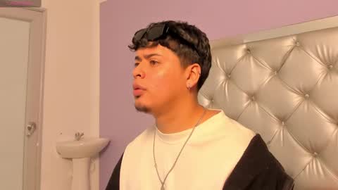 drakeeee online show from 10.17.25