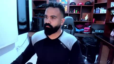 Snapshot of drako_argenti_ chatting on 12.30.24 Drako online show from 12.30.24