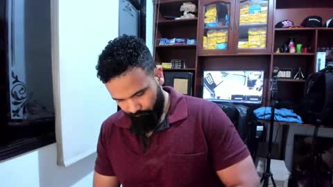 Snapshot of drako_argenti_ chatting on 02.14.25 Drako online show from 02.14.25