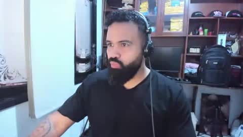 Snapshot of drako_argenti_ chatting on 02.18.25 Drako online show from 02.18.25