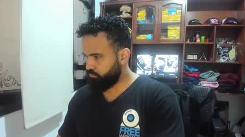 Snapshot of drako_argenti_ chatting on 02.20.25 Drako online show from 02.20.25