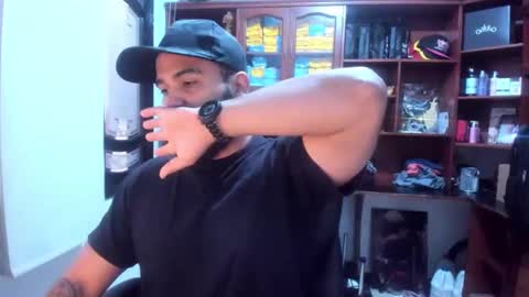 Snapshot of drako_argenti_ chatting on 02.26.25 Drako online show from 02.26.25