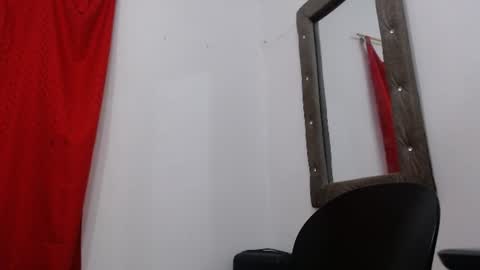 Snapshot of drako_monstercock chatting on 07.25.26 drako_monstercock online show from 07.25.26