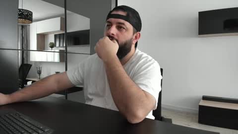 Snapshot of dravenpeak chatting on 12.16.25 DravenPeak online show from 12.16.25