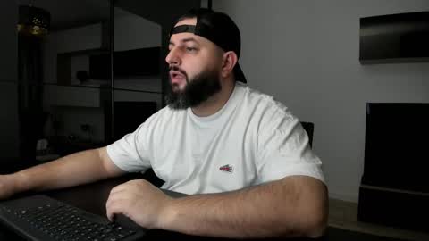 Snapshot of dravenpeak chatting on 02.15.26 DravenPeak online show from 02.15.26