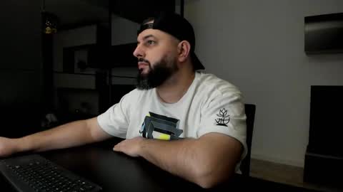 Snapshot of dravenpeak chatting on 03.08.26 DravenPeak online show from 03.08.26