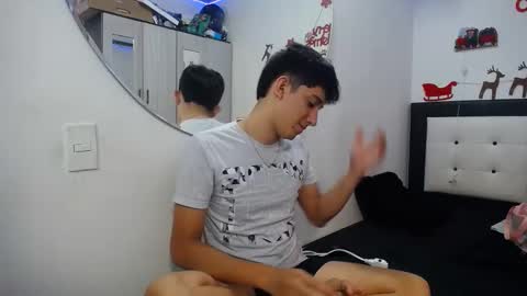 Snapshot of dravith_and_valery chatting on 12.18.25 -- nicolle and jhon -- online show from 12.18.25