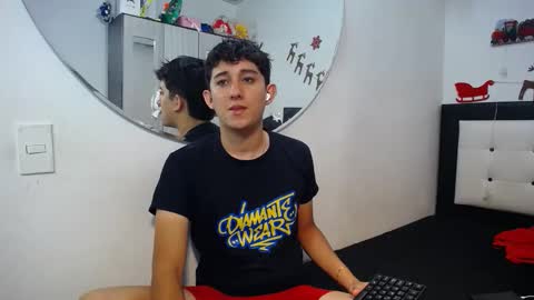 Snapshot of dravith_and_valery chatting on 01.06.26 -- nicolle and jhon -- online show from 01.06.26