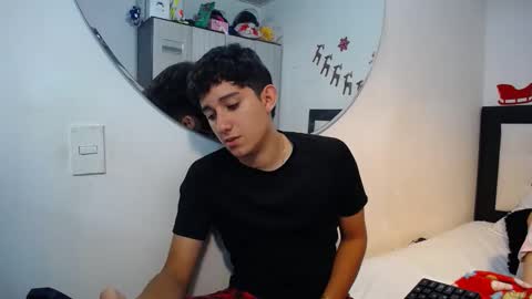 Snapshot of dravith_and_valery chatting on 01.08.26 -- nicolle and jhon -- online show from 01.08.26