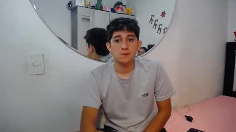 Snapshot of dravith_and_valery chatting on 01.10.26 -- nicolle and jhon -- online show from 01.10.26