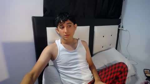 Snapshot of dravith_and_valery chatting on 02.13.26 -- nicolle and jhon -- online show from 02.13.26