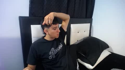 Snapshot of dravith_and_valery chatting on 02.19.26 -- nicolle and jhon -- online show from 02.19.26