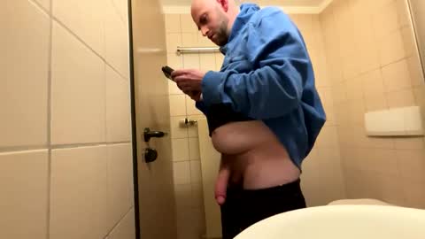 Snapshot of drawingcock chatting on 10.19.25 drawingcock online show from 10.19.25