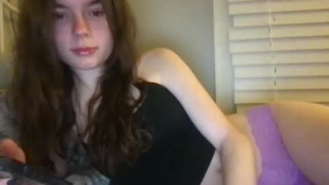 Snapshot of dream1girl_ chatting on 01.07.25 ur dream girl online show from 01.07.25