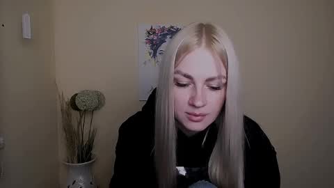 Snapshot of dream_dolly_ chatting on 09.25.25 dream_dolly_ online show from 09.25.25