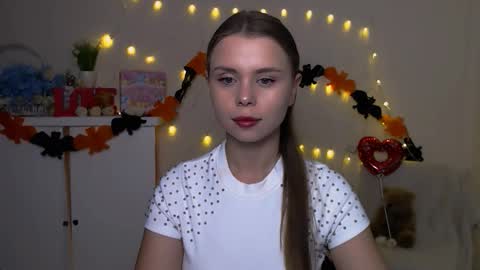 Mari online show from 10.20.25