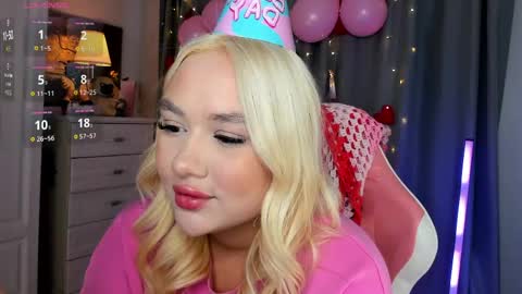 Snapshot of dreamaise chatting on 05.24.26 Mary pvt open use pink and blue app lovense online show from 05.24.26