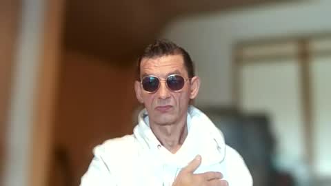 Snapshot of dreambob chatting on 04.05.26 Dreambob online show from 04.05.26