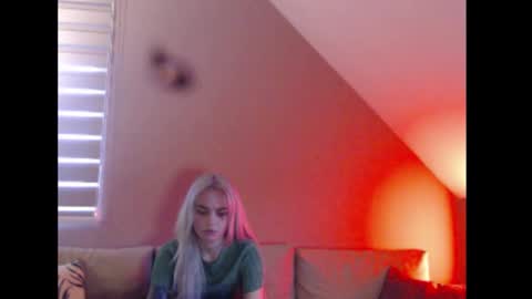 A girl online show from 12.19.25