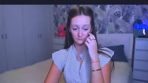 Snapshot of dreamesoul chatting on 12.15.24 dreamesoul online show from 12.15.24