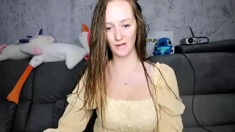 Snapshot of dreamesoul chatting on 12.04.25 dreamesoul online show from 12.04.25