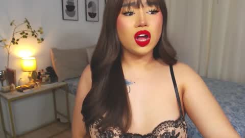 Snapshot of dreamgirlheaven chatting on 01.05.25 Heaven online show from 01.05.25