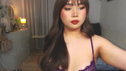 Snapshot of dreamgirlheaven chatting on 02.05.25 Heaven online show from 02.05.25