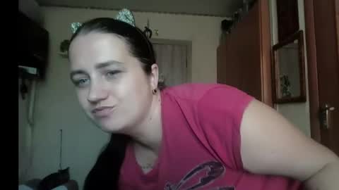 Snapshot of dreamiebelle chatting on 09.22.25 dreamiebelle online show from 09.22.25